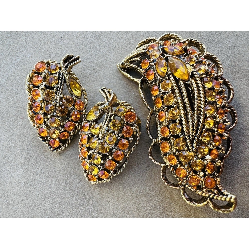 Vintage Mid Century Rhinestone Brooch Clip Earrings Set Amber Topaz Gold Tone